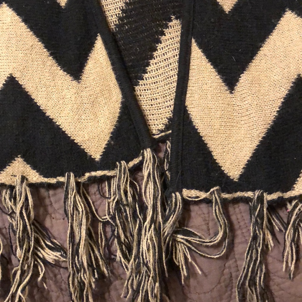 Poncho - Picture 3 of 4
